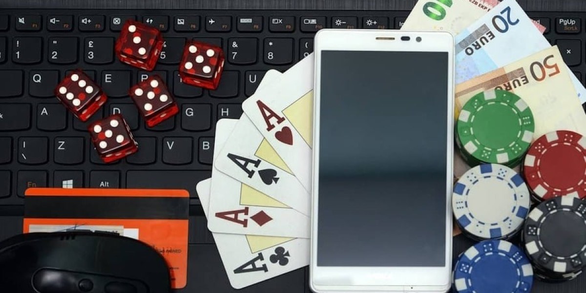 High Stakes & High Laughs: Dive Into the World of Online Casinos